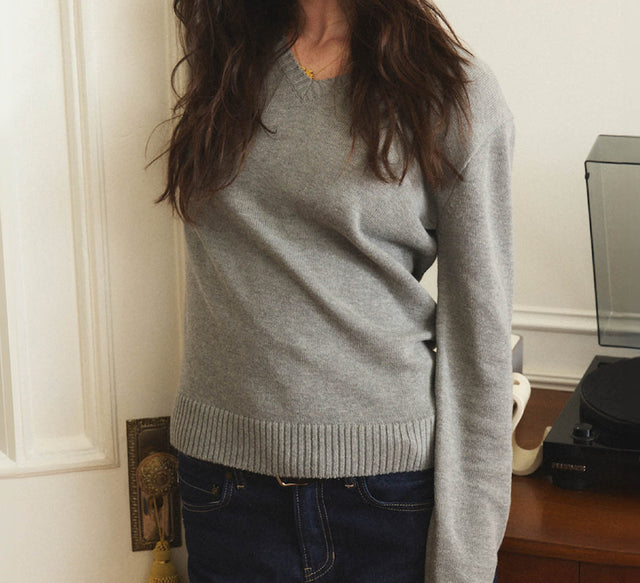 CLASSIC SLIM V-NECK KNIT LONG SLEEVE - Gray